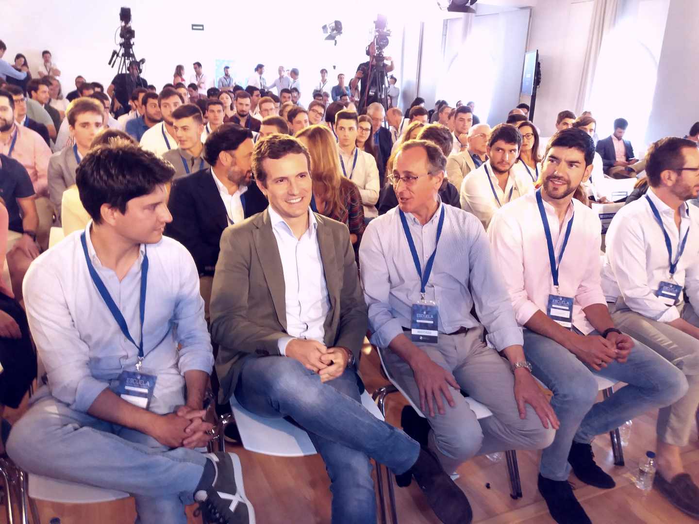 Pablo Casado, junto a Alfonso Alonso, hoy en Vitoria.