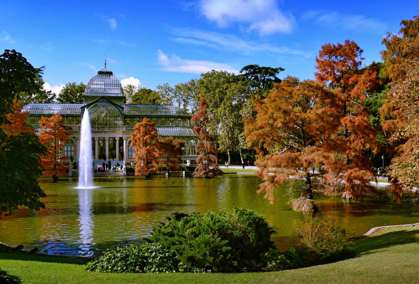 En el interior del parque del Retiro hay hasta la mitad de contaminación que fuera