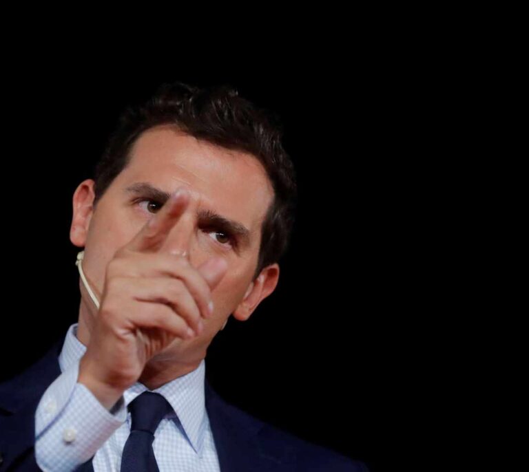 Afiliados de Cs Murcia desafían a la Ejecutiva y promueven firmas contra el pacto con el PP