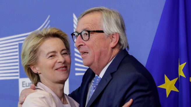 El presidente de la Comisión Europea, Jean Claude Juncker, y Ursula von der Leyen.