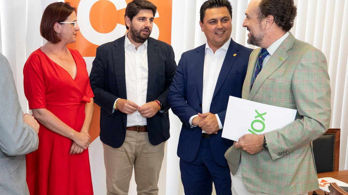 Los equipos negociadores del PP, Cs y Vox en Murcia