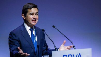 Carlos Torres ganó 8,29 millones por presidir BBVA en 2022, y Onur Genç, 7,15 millones como CEO