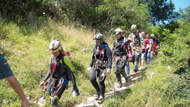 Encuentran en buen estado a las tres espeleólogas atrapadas en una cueva de Cantabria