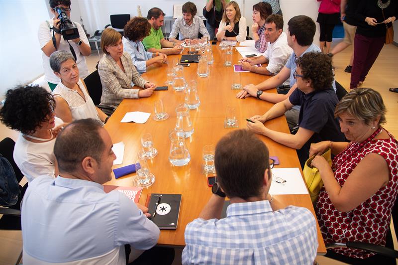 Reunión mantenida hoy entre representantes del PSN, Geroa Bai., Podemos e I-E.