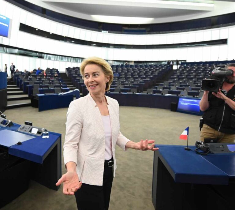 Von der Leyen hace historia como la primera mujer que presidirá la Comisión Europea