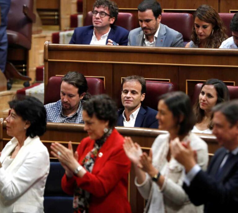 Sánchez e Iglesias se cruzan ultimátums pero no se atreven a romper la negociación