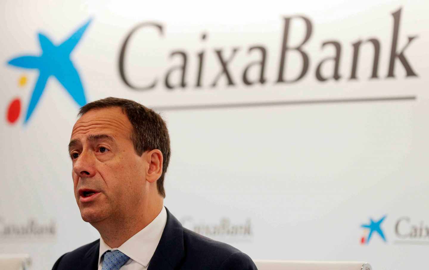 CaixaBank pide "que los políticos trabajen para formar un Gobierno pronto".