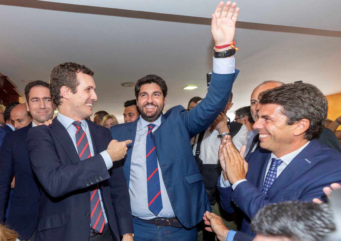 López Miras, junto a Pablo Casado, tras ser investido.