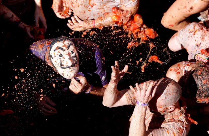 España celebra la Tomatina de Buñol 2019