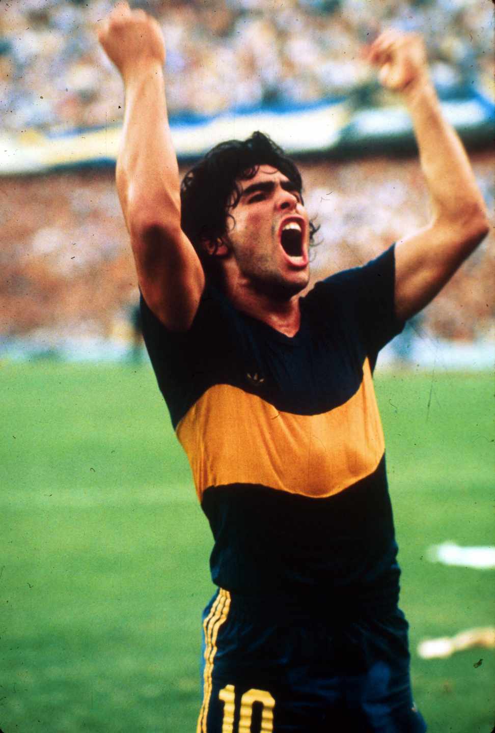 Maradona con la camiseta de Boca Juniors