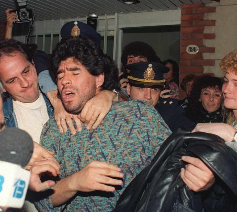 Entrevista a Asif Kapadia en 2019: "En el mundo actual no se puede vivir como vivía Maradona"