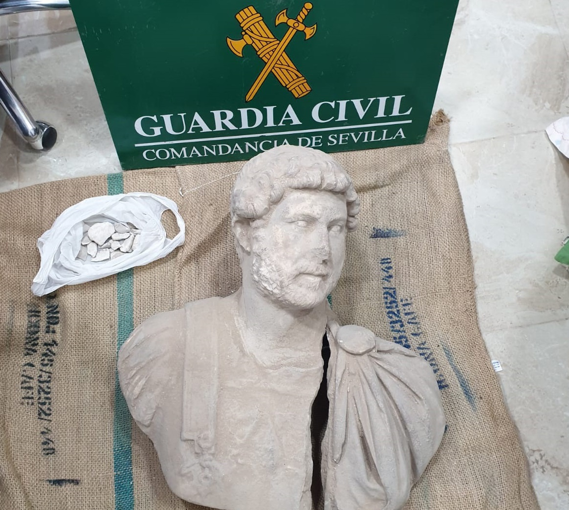 Busto de Adriano recuperado en Sevilla.