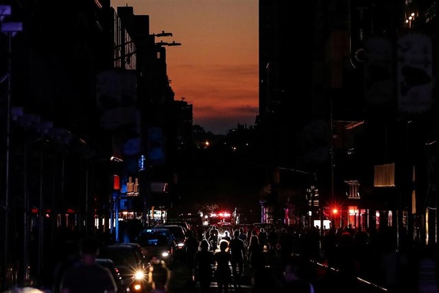 Un apagón deja a oscuras el corazón de Manhattan durante varias horas