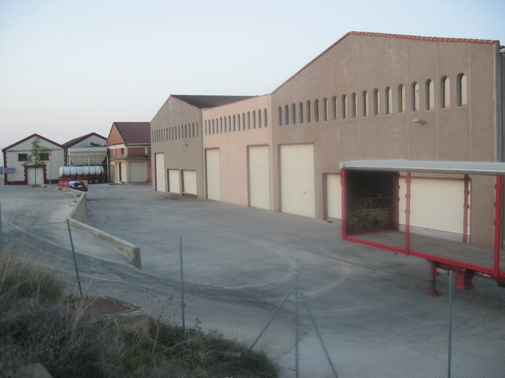 Tres trabajadores mueren intoxicados en una bodega en Zaragoza