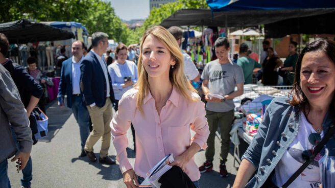 Bildu llama a tomar la calle contra el acto de Álvarez de Toledo, Díez y Savater por la Constitución