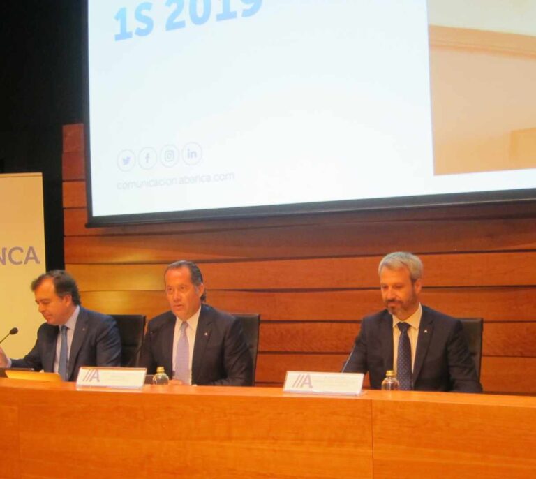 Abanca descarta adquirir Liberbank ante el poco "interés" de la entidad