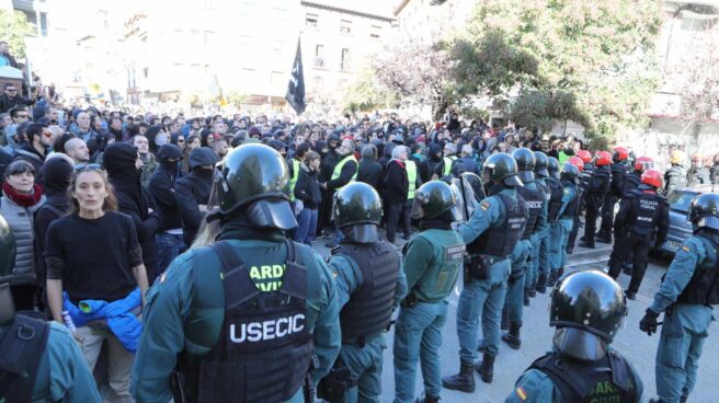 Policías y guardias civiles avisan de "desbandada" en el País Vasco si quitan el plus Guardias civiles, en una manifestación celebrada en Alsasua (Navarra) en noviembre de 2018.