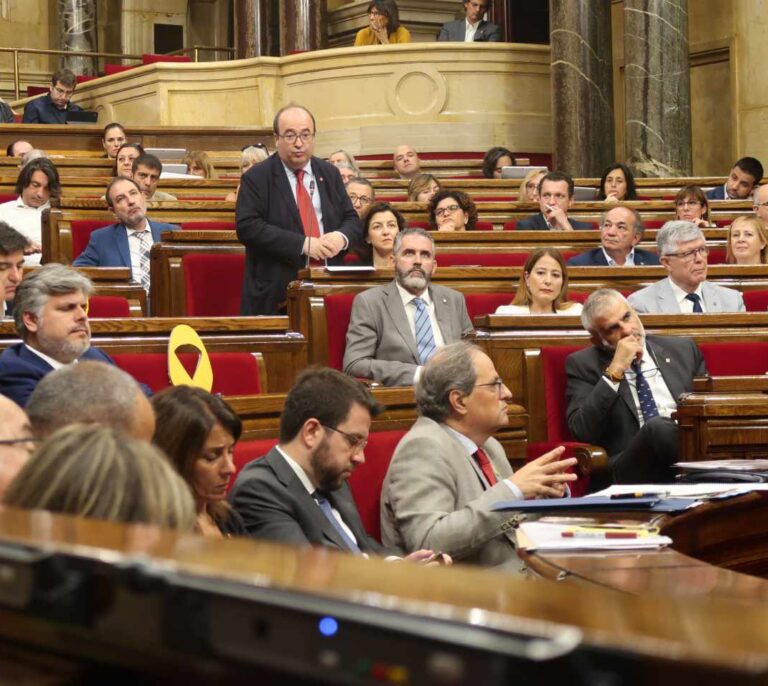 El PSC confirma su acercamiento a ERC para pactar los presupuestos de Cataluña