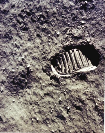 Una de las primeras huellas humanas en la superficie lunar | NASA