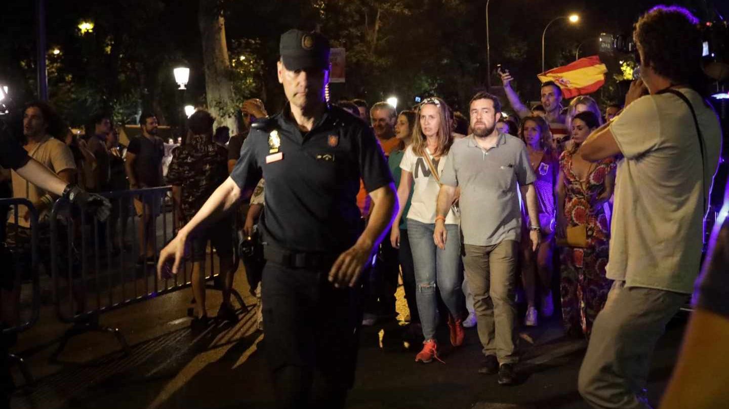 La comitiva de Ciudadanos es desalojada por la Policía