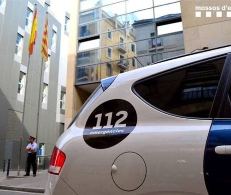 Detienen en Nou Barris (Barcelona) a un hombre por apuñalar a dos 'sin techo'