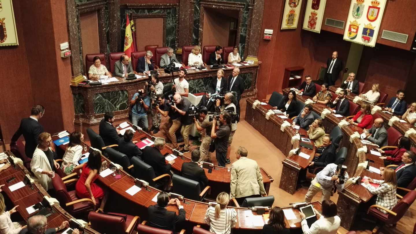 Sesión de investidura en el parlamento de Murcia.