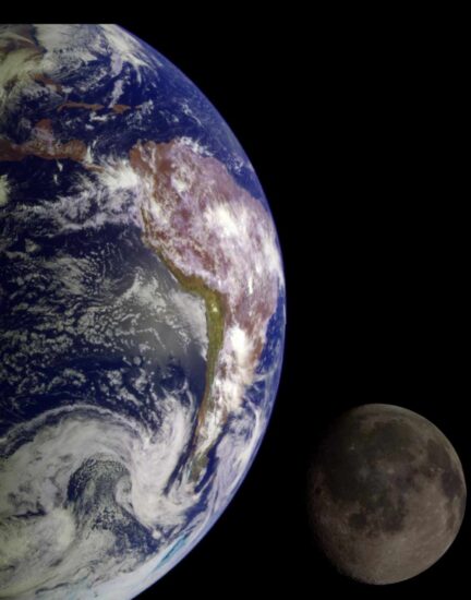 Fotomontaje de la NASA con unas imágenes tomadas desde la nave Galilelo en 1998 | NASA