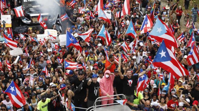 Miles celebran en San Juan la esperada renuncia del gobernador Rosselló.