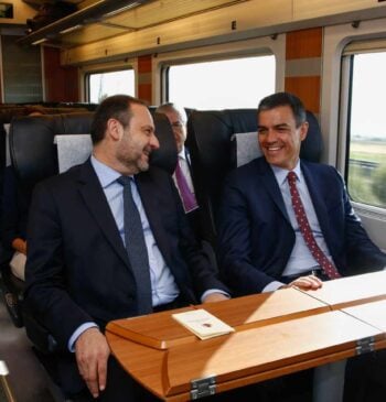 Ábalos se reunió en Valencia con Sánchez para cerrar la compra de [...]