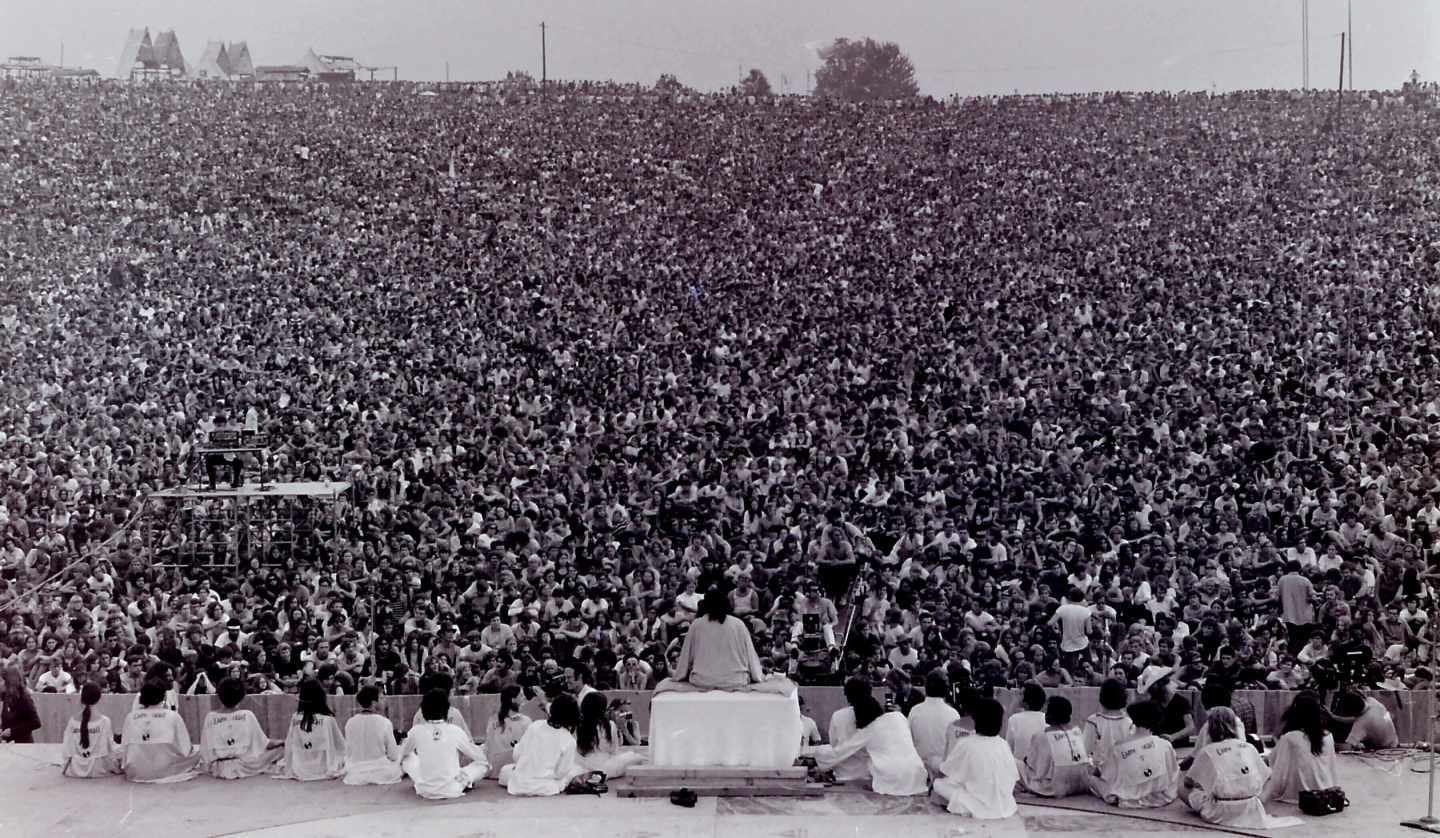 El gurú indio, el Swami Satchidananda, abrió el festival con un llamamiento a la paz.