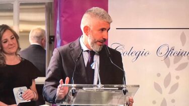 El periodista David Page, primer premio Ingeniero Fernando Luca de Tena