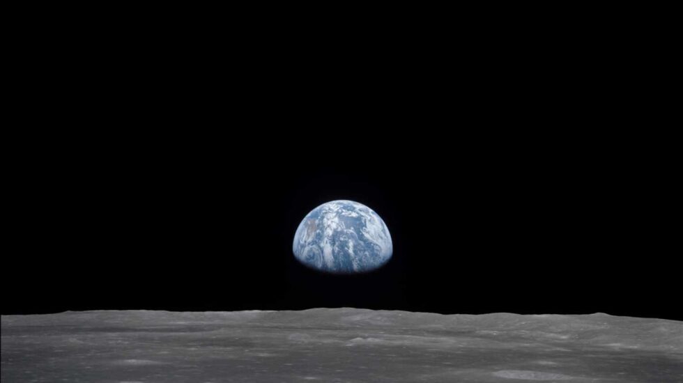 La Luna y la Tierra fotografiados desde el Apolo 11 en julio de 1969 | NASA