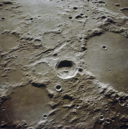 El cráter Ptolemaeus fotografiado en noviembre de 1969 en la misión Apolo 12 | NASA