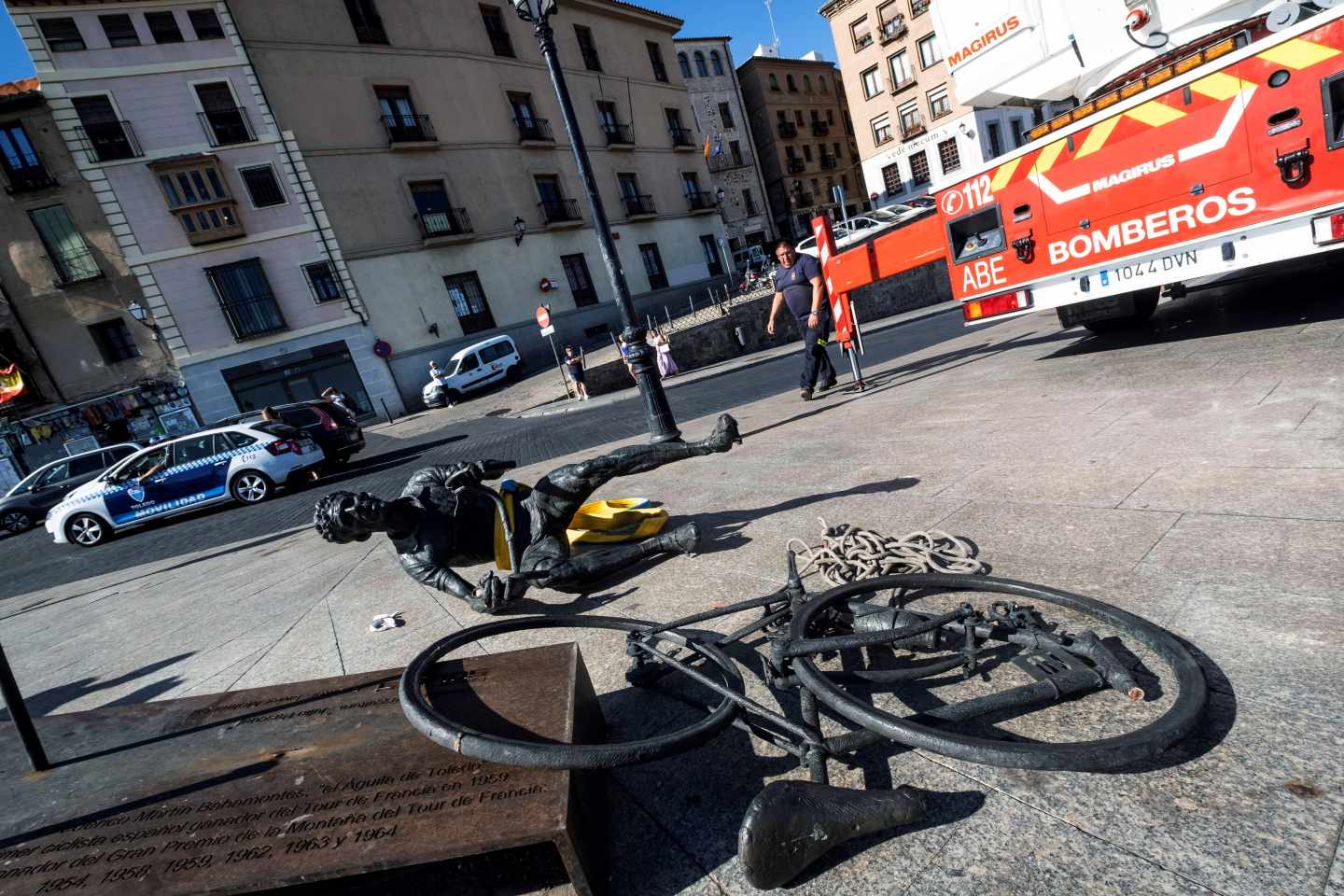 La estatua vandalizada de Bahamontes en Toledo.