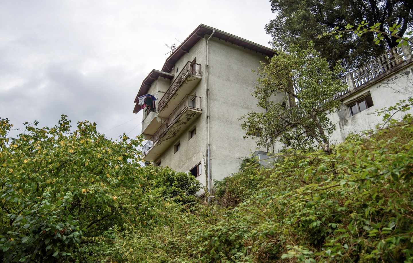 Imagen de la vivienda desde la que se precipitó el bebé de 20 meses fallecido en Güeñes.