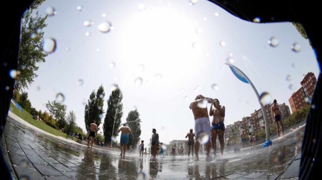 Agosto arranca con fuertes tormentas en el norte y subida de temperaturas en el este