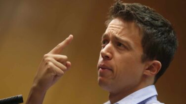 Errejón intenta enfriar la guerra con Clara Serra: "Una magnífica compañera"