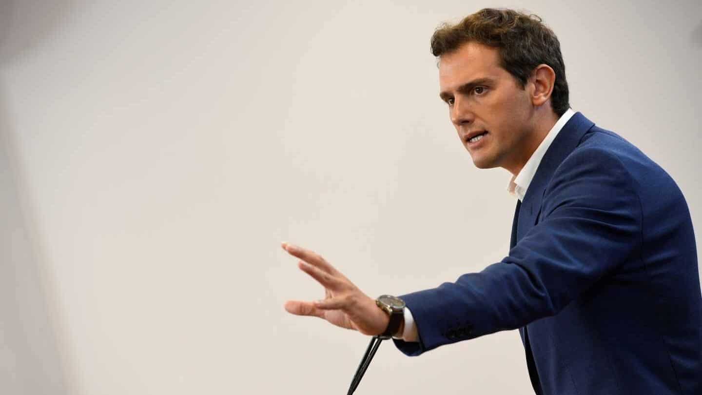 Rivera pide una reunión a Sánchez para defender la Constitución en Cataluña