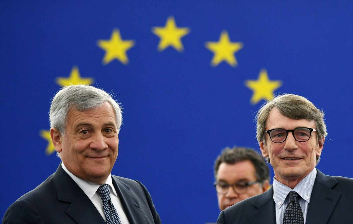 David-Maria Sassoli, junto a su predecesor Antonio Tajani este miércoles en el Parlamento Europeo.