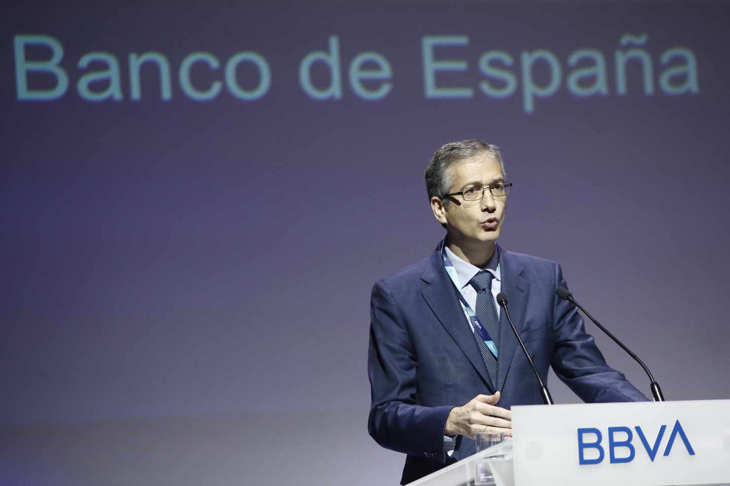 Santander acusa al Banco de España de crear dudas sobre la solvencia de la banca.