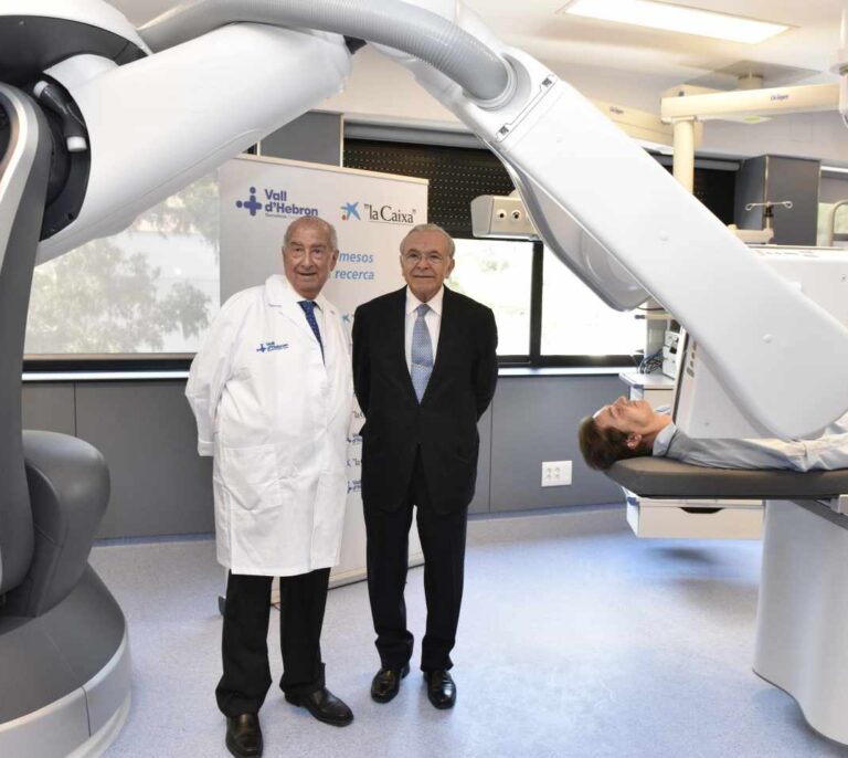 ”La Caixa” dota a Vall d’Hebron del primer robot radiológico en el mundo que se utiliza en un servicio de endoscopia