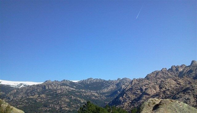 Peligro en La Pedriza por la excesiva proliferación de una cianobacteria