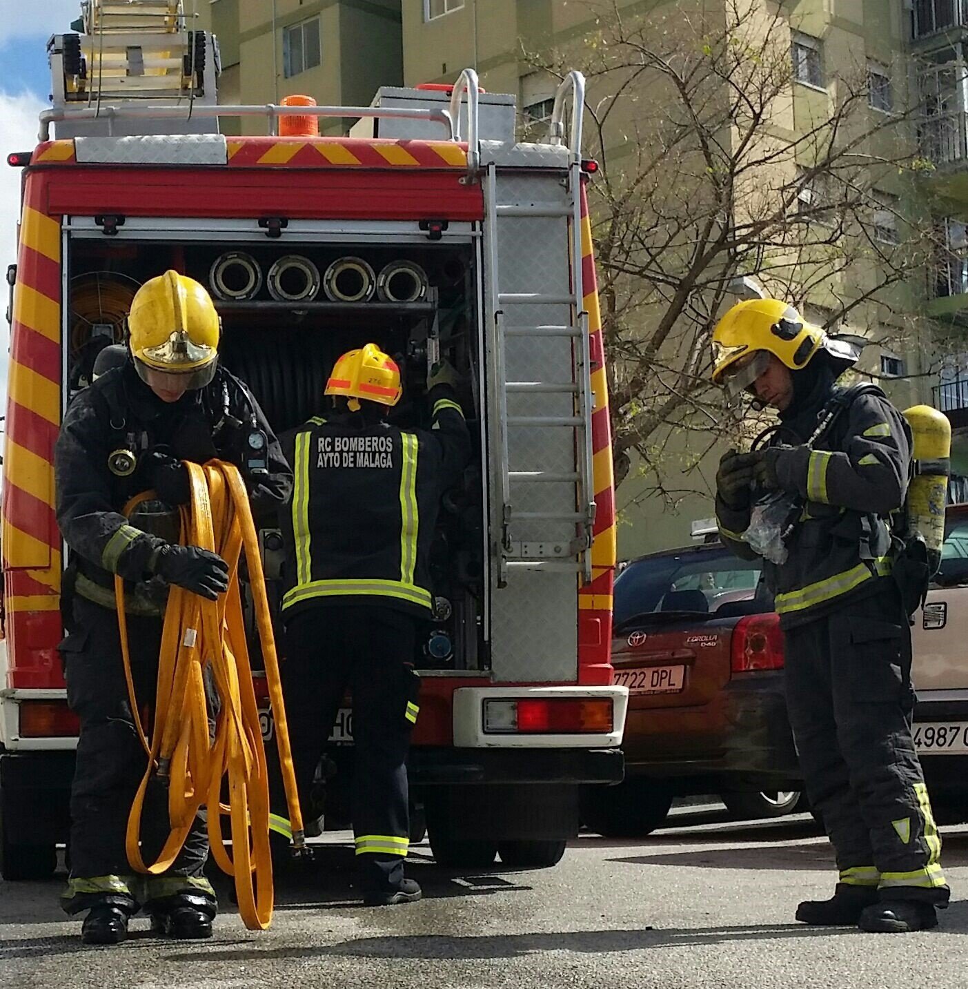 Los Bomberos de Málaga pagan el funeral de un niño fallecido por un tumor cerebral