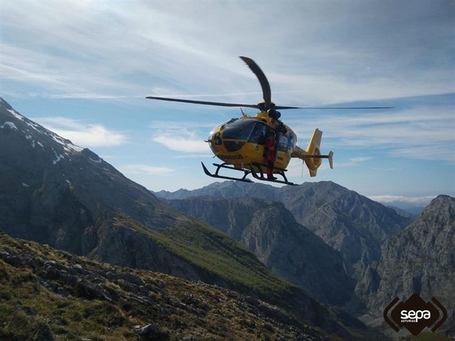 Encuentran en Tazones (Asturias) huellas de pterosaurio prácticamente intactas