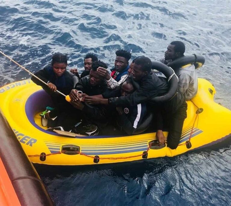 3.633 firmas para liberar a Carola Rackete, capitana del barco humanitario 'Sea Watch 3'