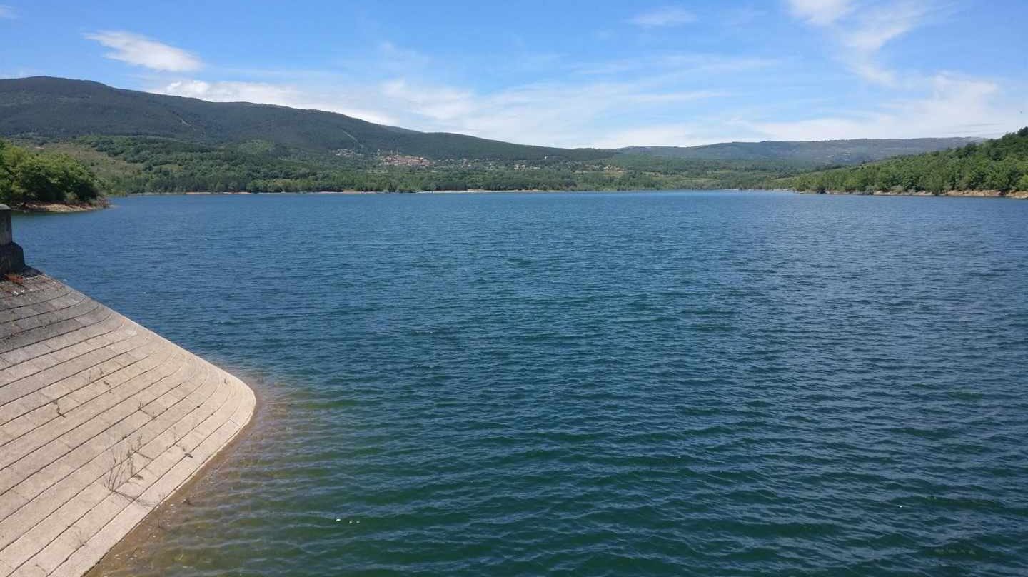 Embalse de González Lacasa en La Rioja