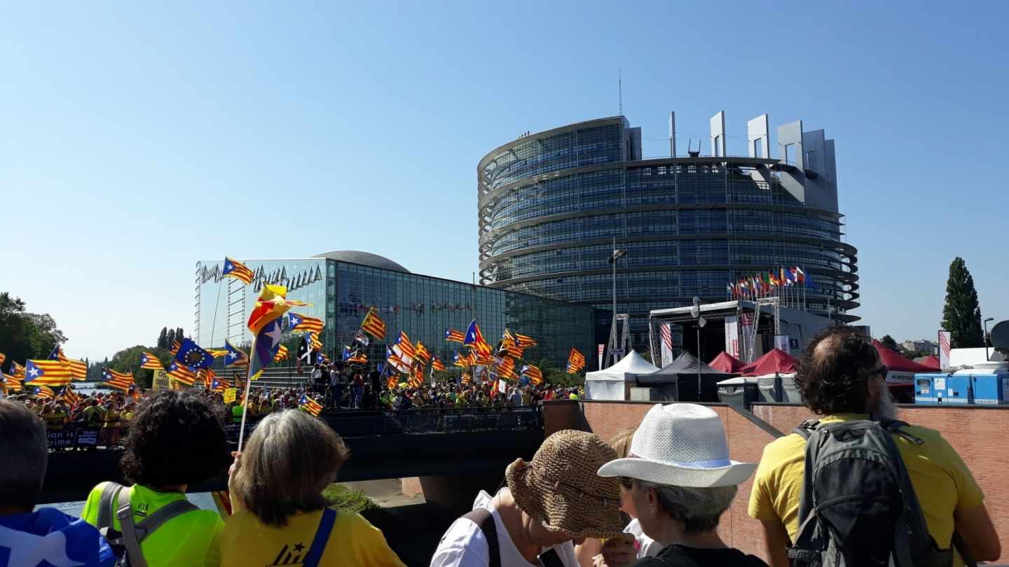 Estrasburgo: 100.000 euros de montaje para una manifestación sin Torra ni Puigdemont