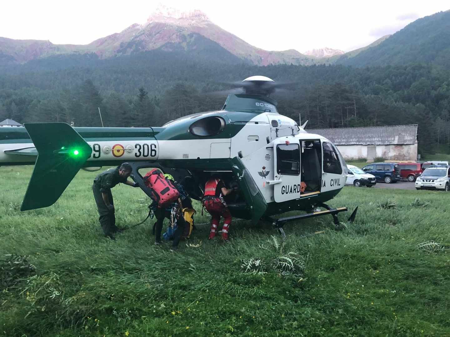 Fallece un hombre en una cascada cuando descendía por un barranco en Huesca