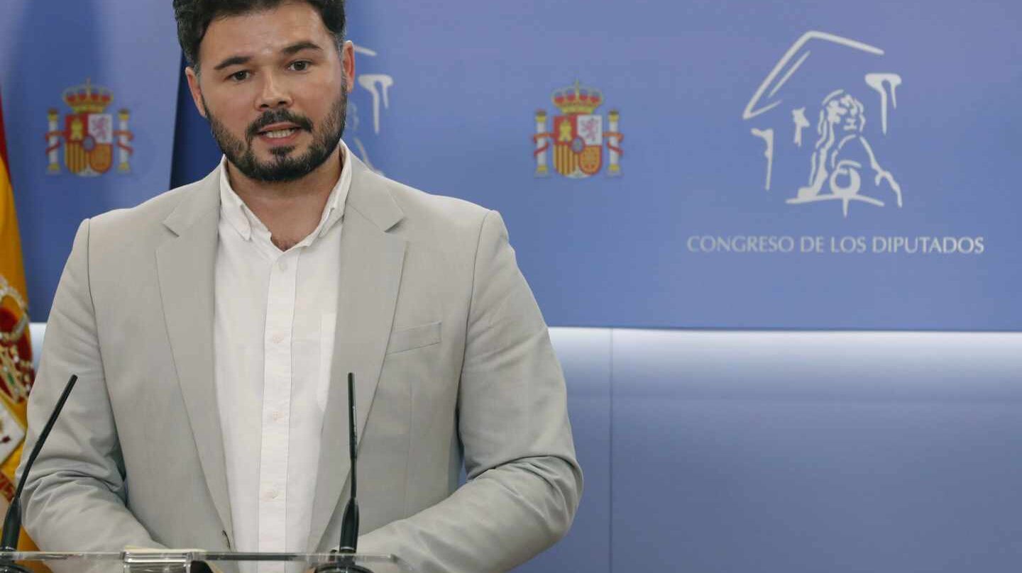 Gabriel Rufián, tras su reunión con Adriana Lastra en el Congreso de los Diputados.