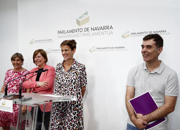 Representantes de PSN, Geroa Bai, Podemos e I-E en la presentación del acuerdo de programa.